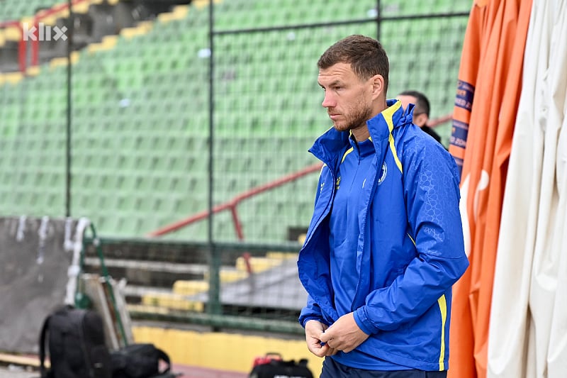 Džeko stao uz navijače: Kapiten Zmajeva traži od Saveza da omogući ulaznice BH Fanaticosima